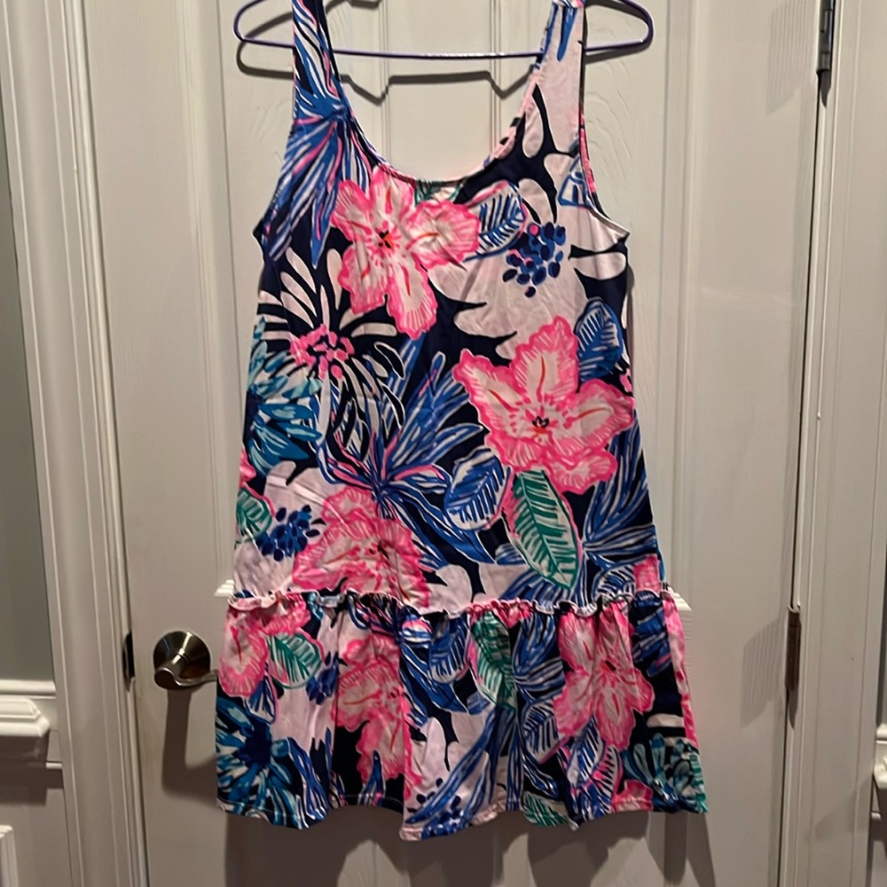 Lilly Pulitzer sleeveless dress. Size M. Excellent used condition.